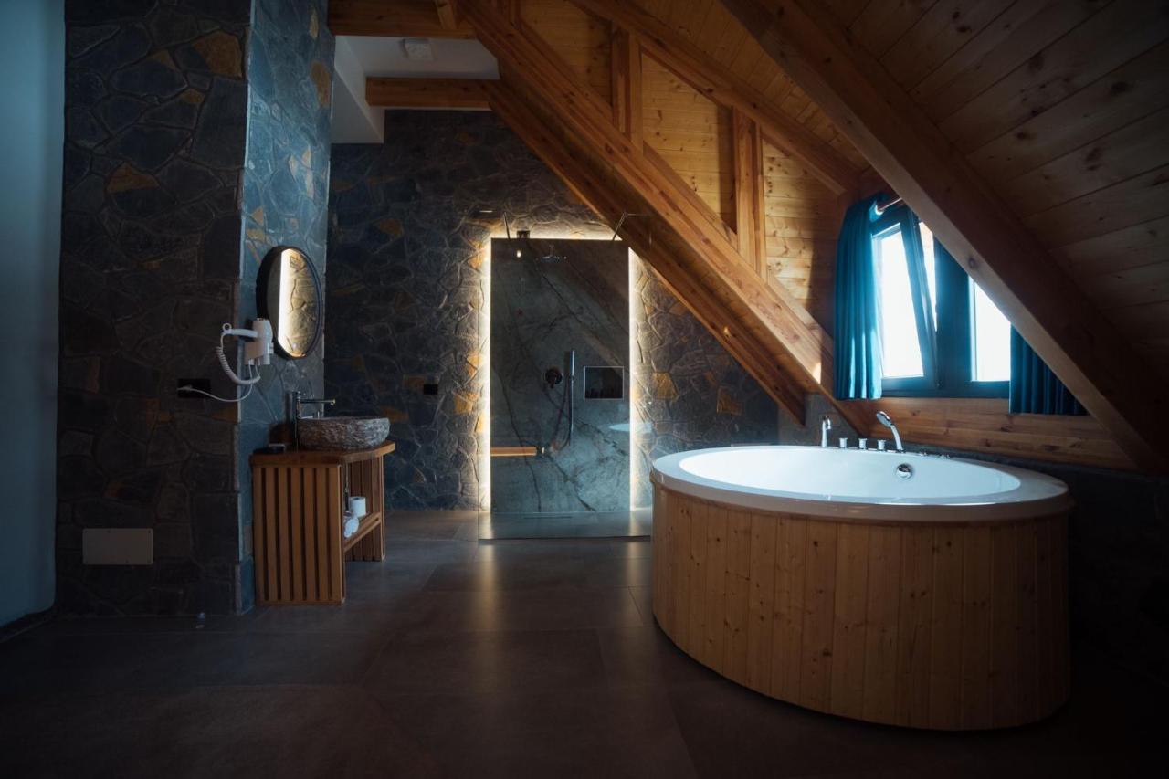 Hotel Kulla E Bajraktarit Boge ภายนอก รูปภาพ