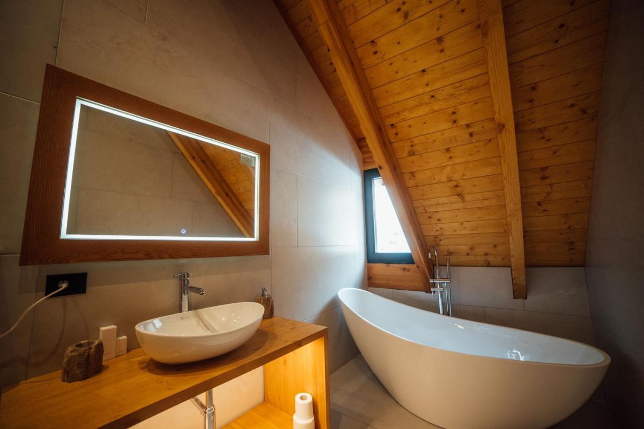 Hotel Kulla E Bajraktarit Boge ภายนอก รูปภาพ