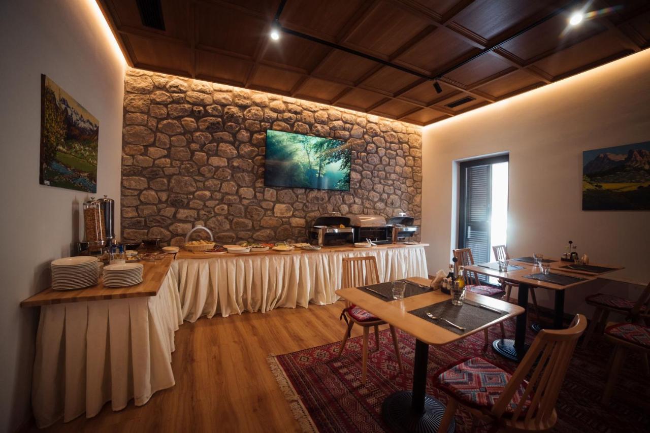 Hotel Kulla E Bajraktarit Boge ภายนอก รูปภาพ