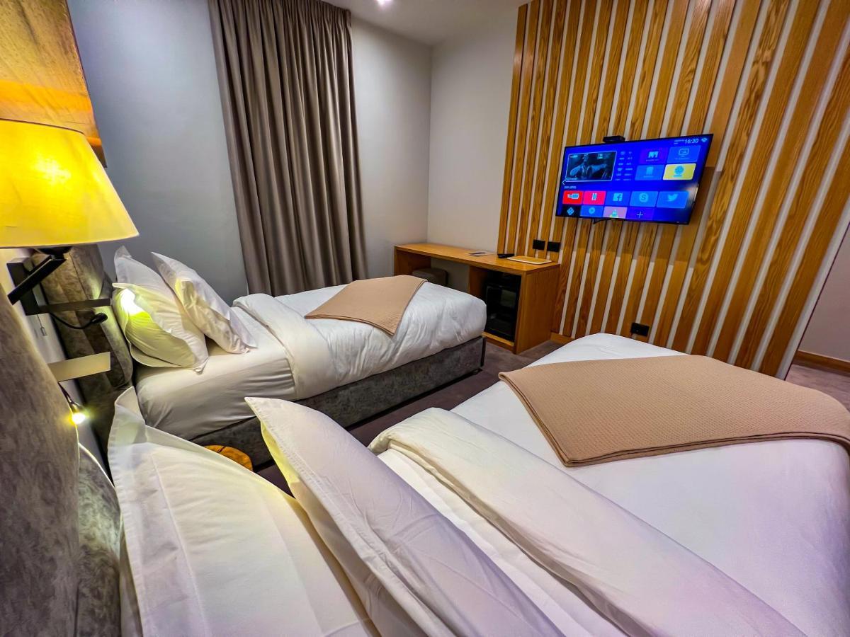 Hotel Kulla E Bajraktarit Boge ภายนอก รูปภาพ
