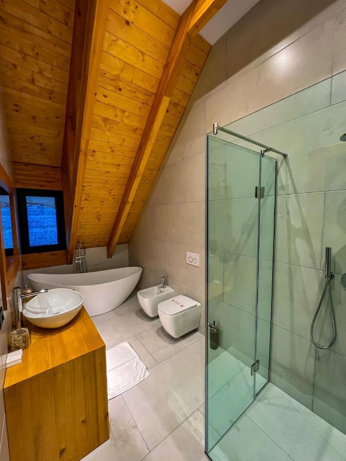 Hotel Kulla E Bajraktarit Boge ภายนอก รูปภาพ